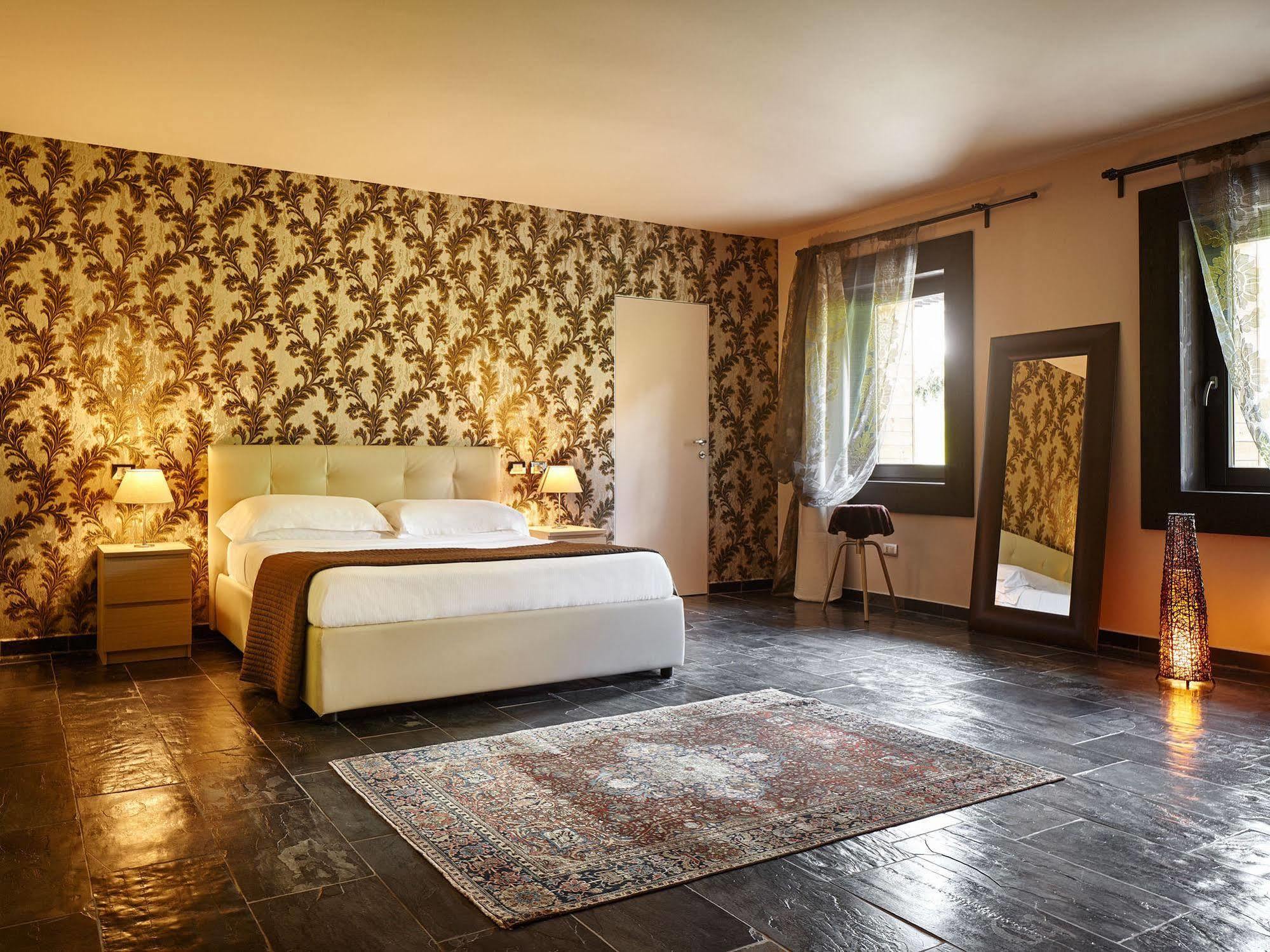 Lateis Maanja Lake Front Suite מראה חיצוני תמונה