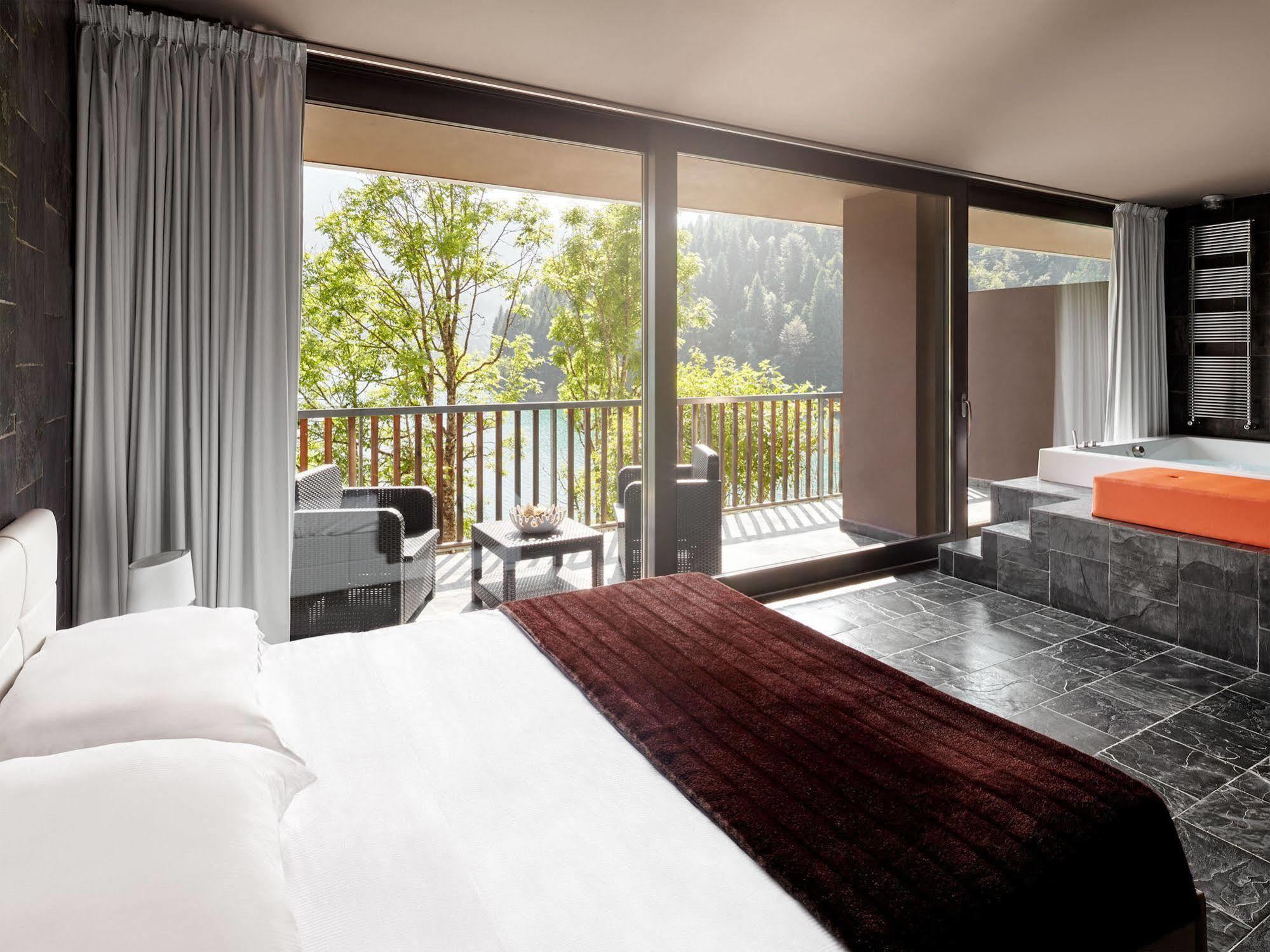 Lateis Maanja Lake Front Suite מראה חיצוני תמונה
